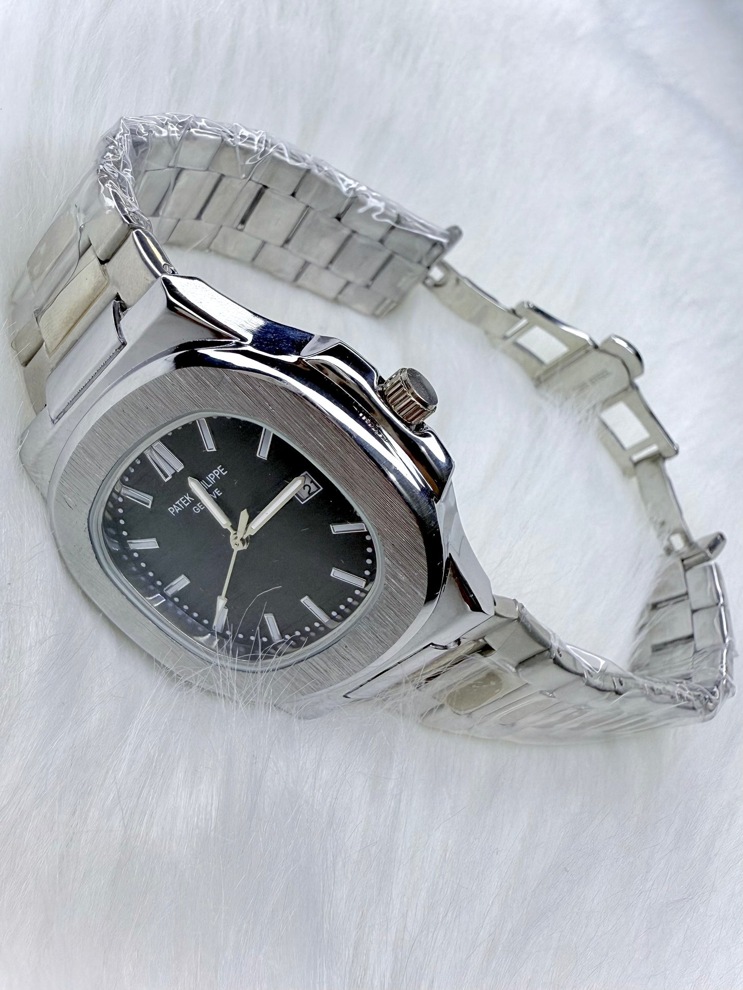 Patek Phillipe Geneve - Stainless Steel Luxury Men's Timepiece