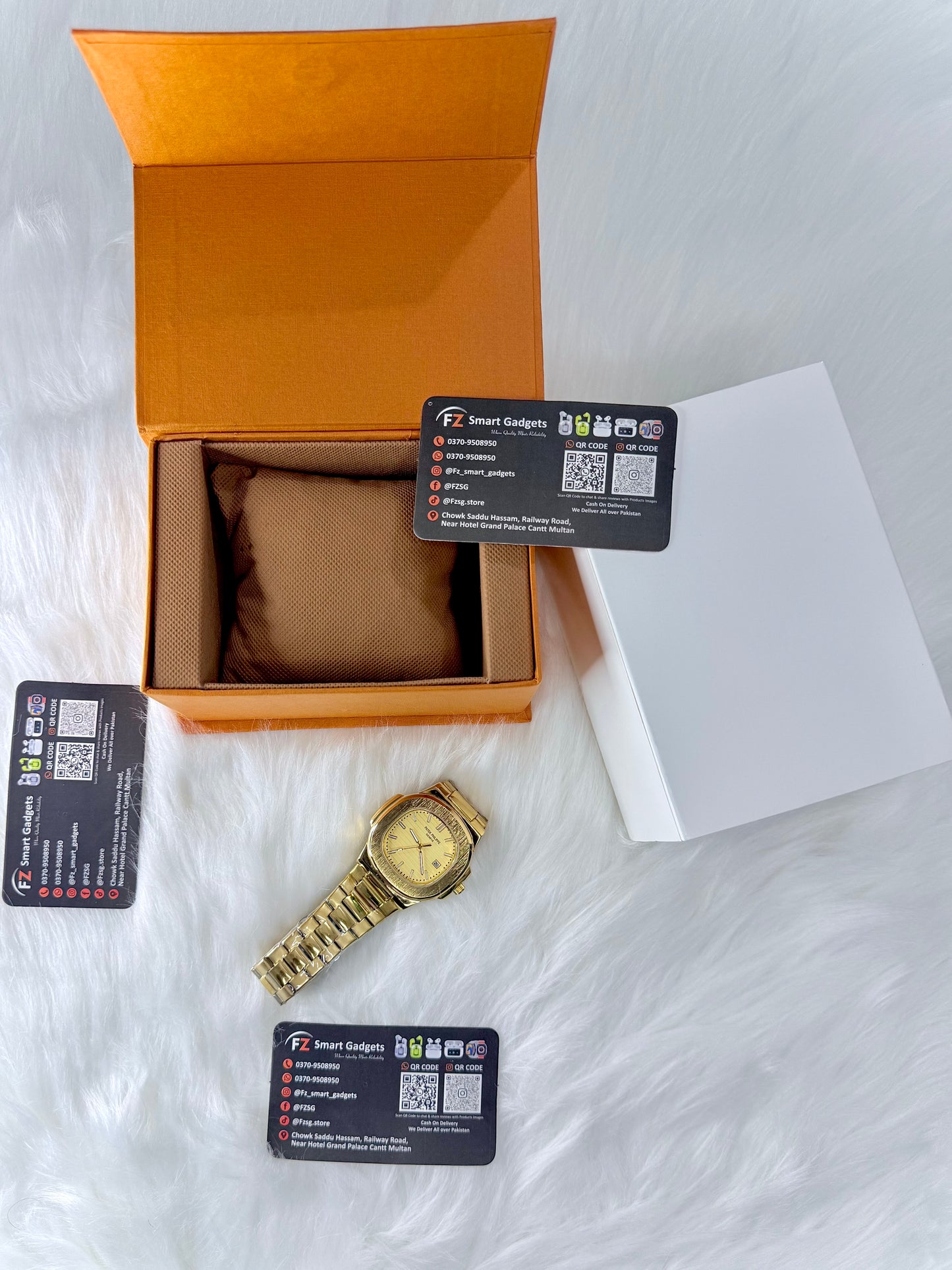 Patek Phillipe Geneve - Stainless Steel Luxury Men's Timepiece